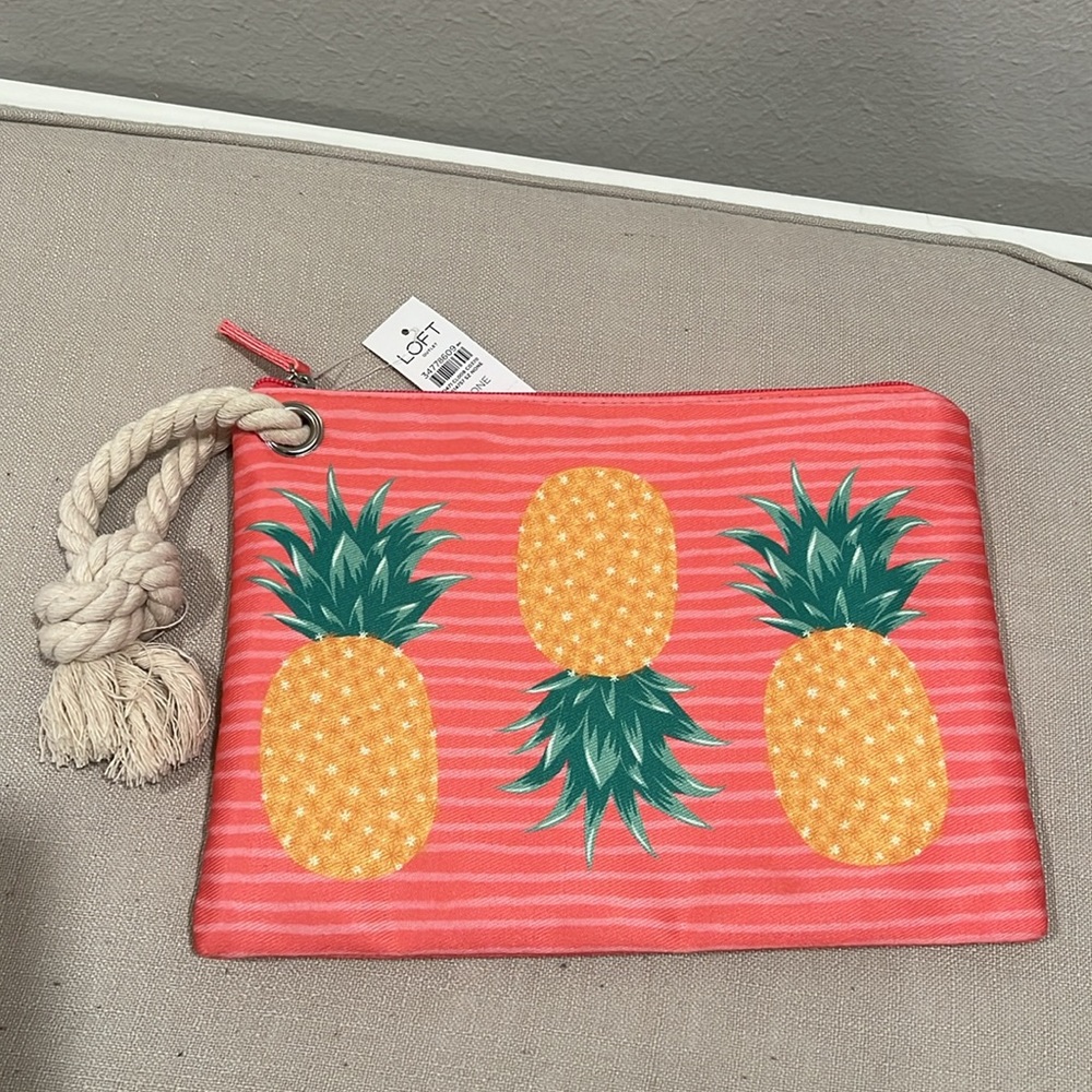 LOFT🍍🍍PINEAPPLE Wristlet Pouch - Picture 1 of 16